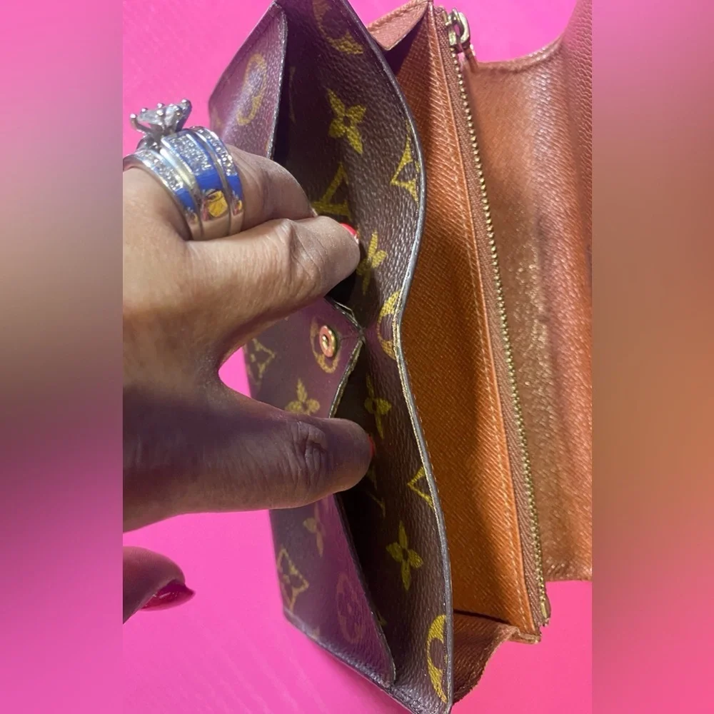 LOUIS VUITTON Monogram Bifold Long Wallet w/Gift Bag & Gift Card, Authentic. GUC